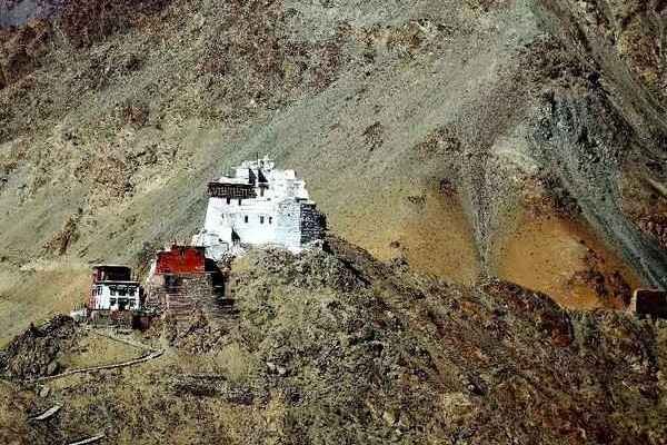 Panoramic shot of Leh Palace. Image